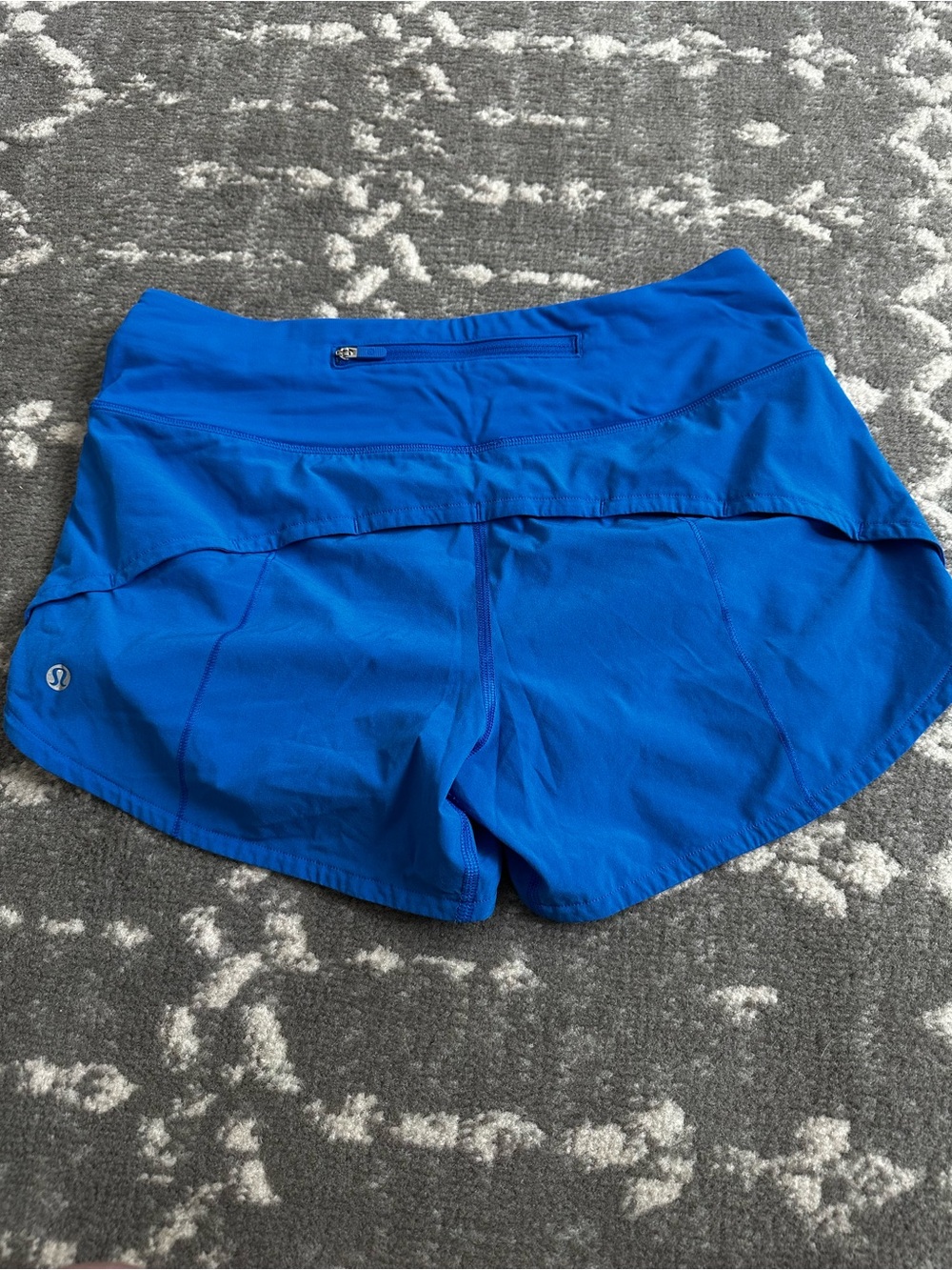 Lululemon speed up shorts size 6 - Picture 2 of 3